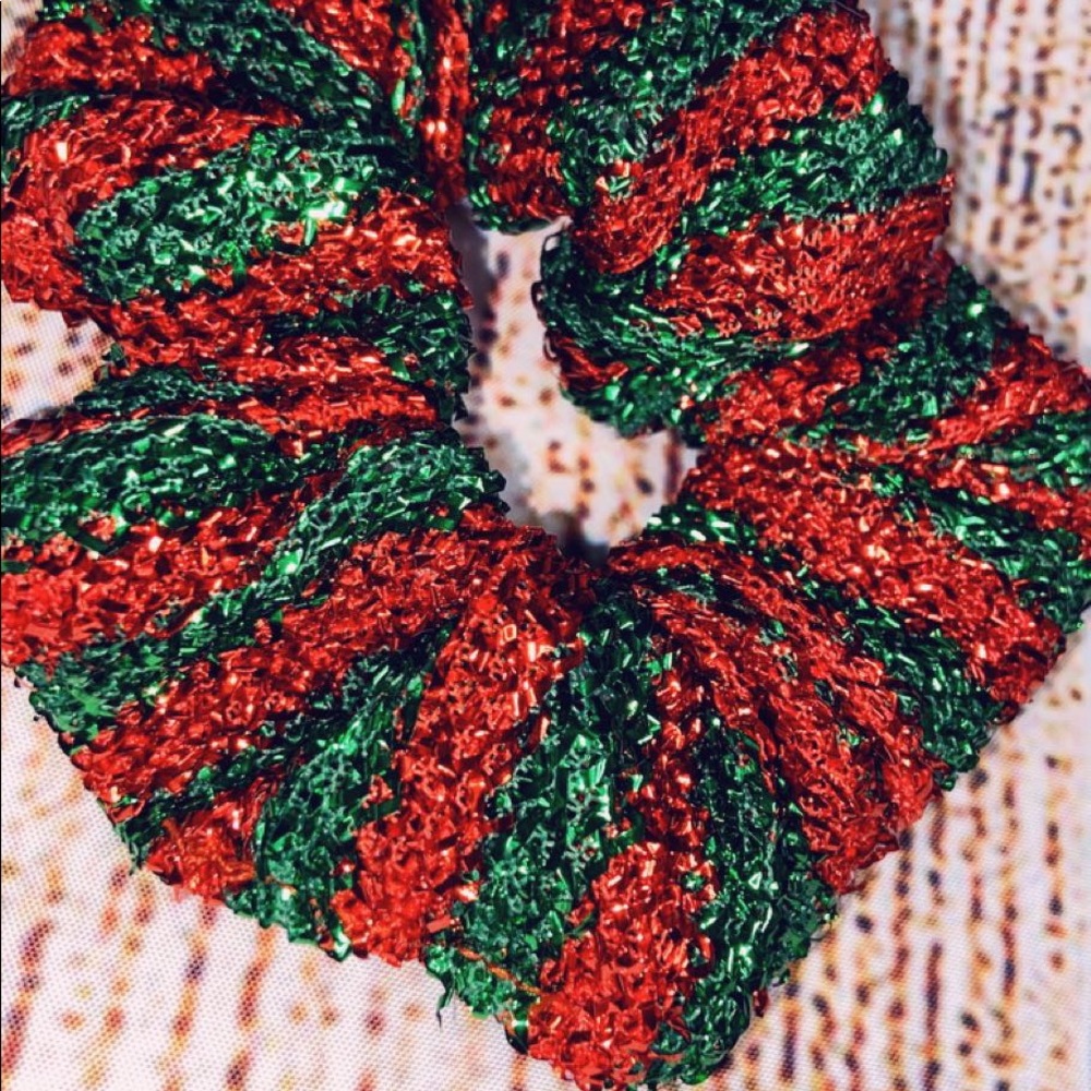 Scrunchie - Picture 9 of 13